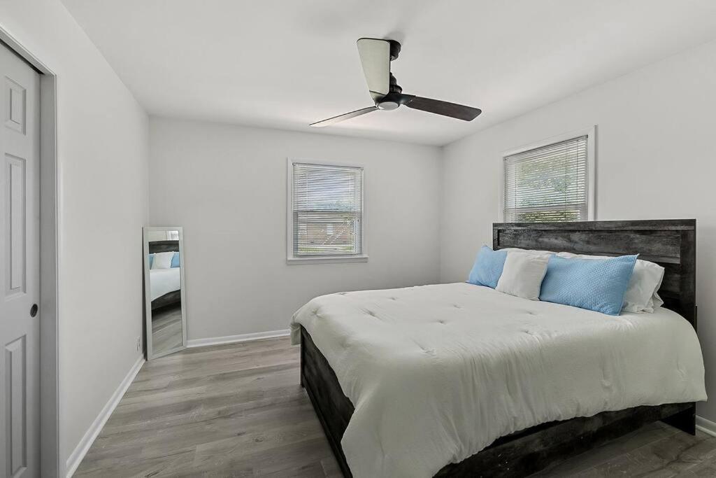 Lake Home, Dock, Fire Pit, Hot Tub, Game Room, Etc Winchester エクステリア 写真