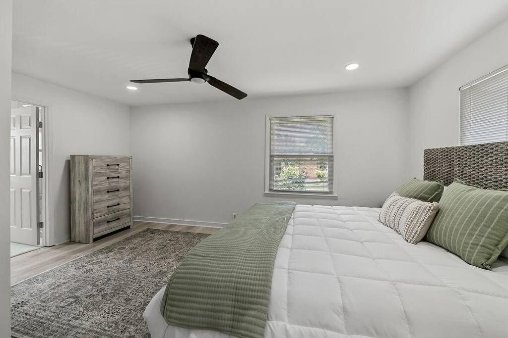 Lake Home, Dock, Fire Pit, Hot Tub, Game Room, Etc Winchester エクステリア 写真